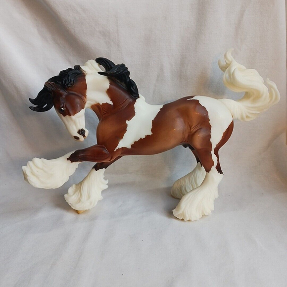 Breyer Traditional Model Horse GYPSY VANNER #1497 Brishen Matte Bay Pinto - Picture 8 of 8